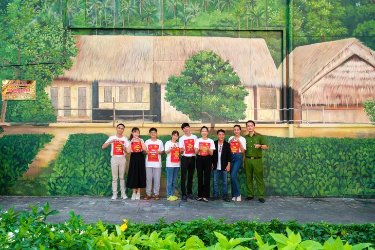 Khoác áo mới cho phố phường rực rỡ - Ảnh 4. Khoác áo mới cho phố phường rực rỡ - Ảnh 4.