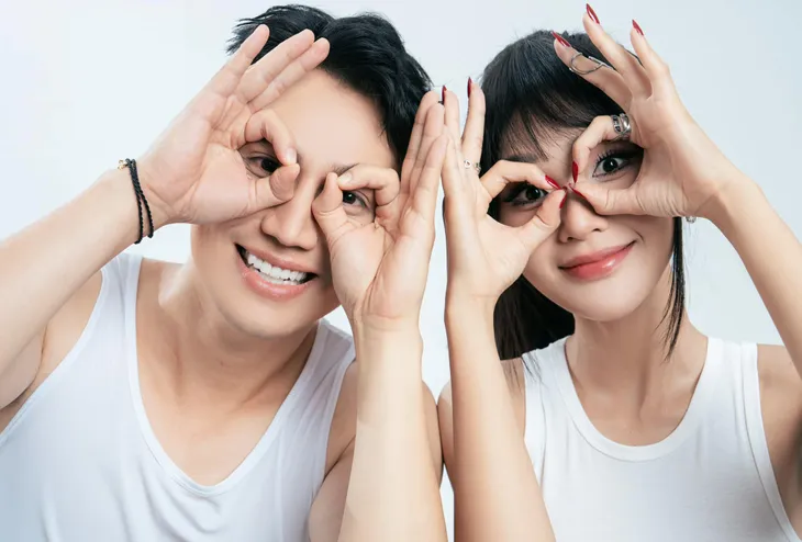 Việt Anh tình tứ bên bạn diễn kém tuổi - Ảnh 3. Việt Anh tình tứ bên bạn diễn kém tuổi - Ảnh 3.