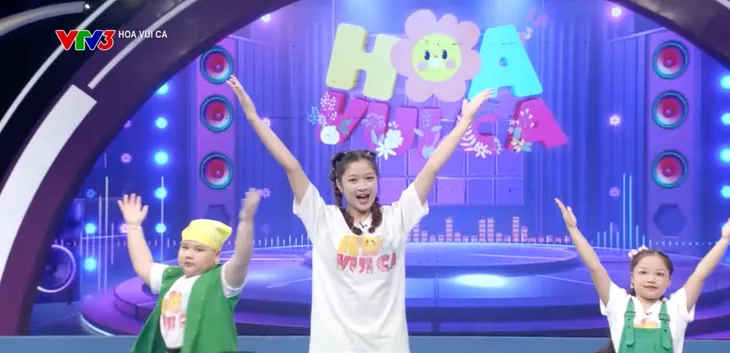 Hoa vui ca: Cùng tập nhảy Em yêu rừng xanh - Ảnh 1. Hoa vui ca: Cùng tập nhảy Em yêu rừng xanh - Ảnh 1.