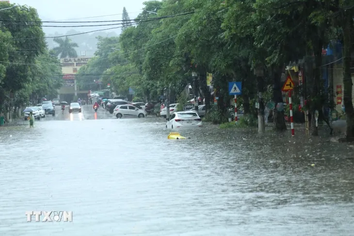 Bắc Bộ duy trì mưa dông diện rộng - Ảnh 1. Bắc Bộ duy trì mưa dông diện rộng - Ảnh 1.
