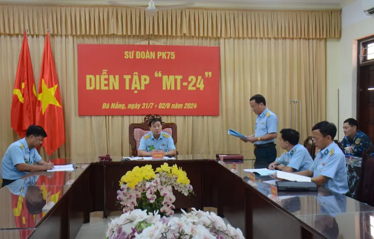 Quân chủng Phòng không-Không quân diễn tập tại miền Trung - Ảnh 1. Quân chủng Phòng không-Không quân diễn tập tại miền Trung - Ảnh 1.