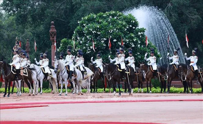 Lễ đón chính thức Thủ tướng Phạm Minh Chính thăm cấp Nhà nước Ấn Độ - Ảnh 7. Lễ đón chính thức Thủ tướng Phạm Minh Chính thăm cấp Nhà nước Ấn Độ - Ảnh 7.