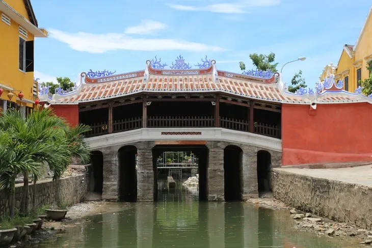 Điều tra, xử lý người đưa tin sai lệch về di tích Chùa Cầu bị mất cắp - Ảnh 2. Điều tra, xử lý người đưa tin sai lệch về di tích Chùa Cầu bị mất cắp - Ảnh 2.