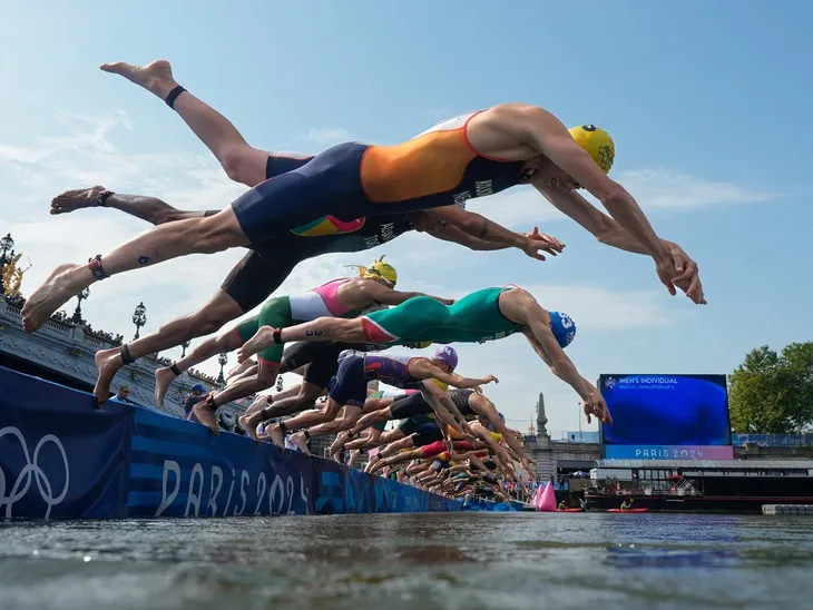 Pháp tổ chức ăn mừng huy chương 3 môn phối hợp tại Olympic Paris - Ảnh 1. Pháp tổ chức ăn mừng huy chương 3 môn phối hợp tại Olympic Paris - Ảnh 1.