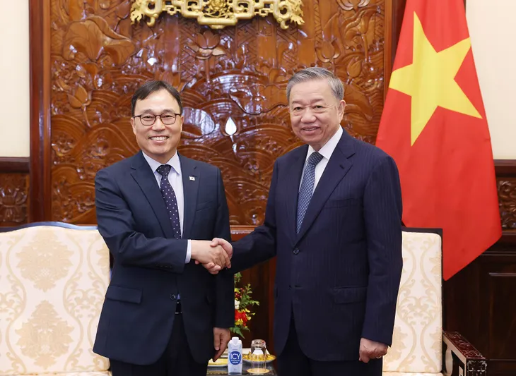 Chủ tịch nước Tô Lâm tiếp Đại sứ Hàn Quốc và Canada - Ảnh 1. Chủ tịch nước Tô Lâm tiếp Đại sứ Hàn Quốc và Canada - Ảnh 1.