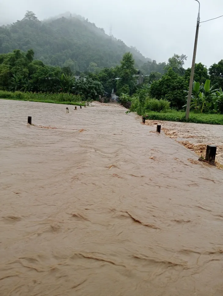 Hà Giang: Hàng chục hộ dân bị ảnh hưởng do mưa ngập, sạt lở đất - Ảnh 6.