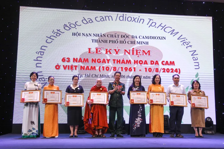 TP Hồ Chí Minh kỷ niệm 63 năm ngày thảm họa da cam ở Việt Nam - Ảnh 3. TP Hồ Chí Minh kỷ niệm 63 năm ngày thảm họa da cam ở Việt Nam - Ảnh 3.