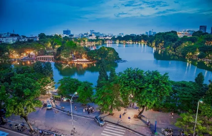 Nỗ lực xây dựng văn hóa người Hà Nội mới - Ảnh 1. Nỗ lực xây dựng văn hóa người Hà Nội mới - Ảnh 1.
