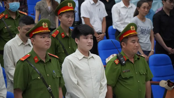 Núp bóng công ty luật để đòi nợ theo kiểu khủng bố - Ảnh 2. Núp bóng công ty luật để đòi nợ theo kiểu khủng bố - Ảnh 2.