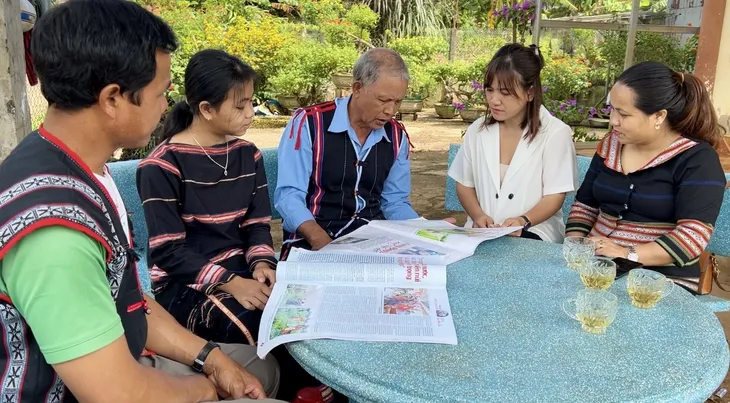 Già làng Hmrik - Cây đại thụ ở Biển Hồ - Ảnh 2. Già làng Hmrik - Cây đại thụ ở Biển Hồ - Ảnh 2.