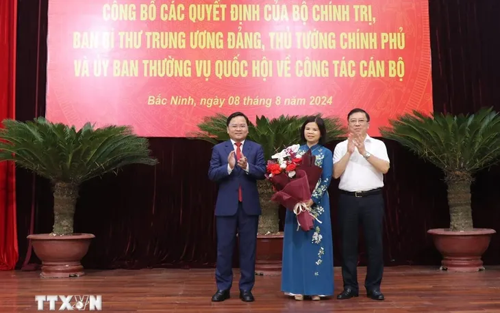 Bắc Ninh công bố các quyết định về công tác cán bộ - Ảnh 1. Bắc Ninh công bố các quyết định về công tác cán bộ - Ảnh 1.