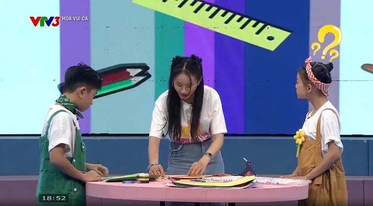 Hoa vui ca: Tập làm mũ bút chì - Ảnh 1. Hoa vui ca: Tập làm mũ bút chì - Ảnh 1.