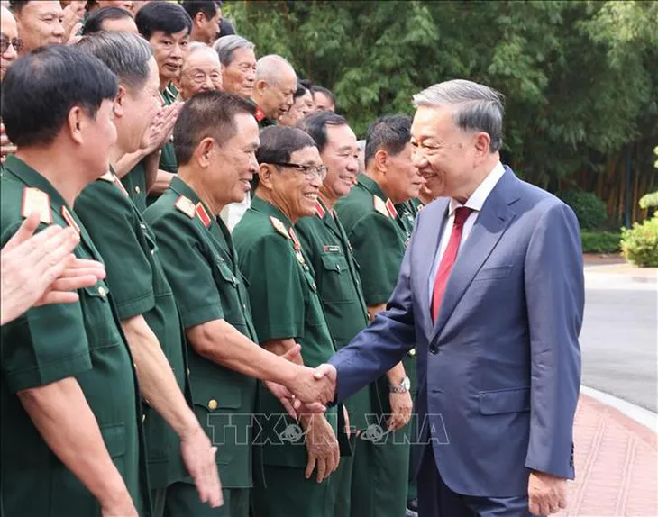 Tổng Bí thư, Chủ tịch nước Tô Lâm gặp mặt cựu chiến binh Sư đoàn 308 - Ảnh 1. Tổng Bí thư, Chủ tịch nước Tô Lâm gặp mặt cựu chiến binh Sư đoàn 308 - Ảnh 1.
