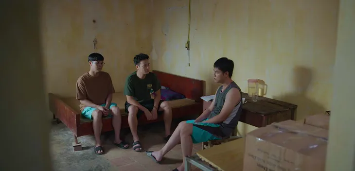 Vui lên nào anh em ơi - Tập 12: Dứt áo đi xa làm ăn, Hưng bất ngờ nhận tin sét đánh - Ảnh 3.