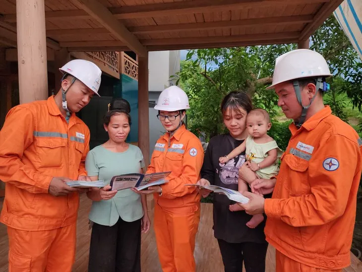 Công trình thanh niên thắp sáng đường quê - Ảnh 4. Công trình thanh niên thắp sáng đường quê - Ảnh 4.
