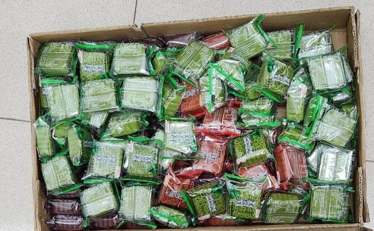 Sôi động thị trường bánh trung thu cao cấp - Ảnh 1. Sôi động thị trường bánh trung thu cao cấp - Ảnh 1.