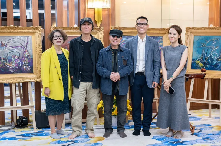 Chàng hoạ sĩ trẻ hòa trộn truyền thống và hiện đại vào tranh sơn mài - Ảnh 1. Chàng hoạ sĩ trẻ hòa trộn truyền thống và hiện đại vào tranh sơn mài - Ảnh 1.