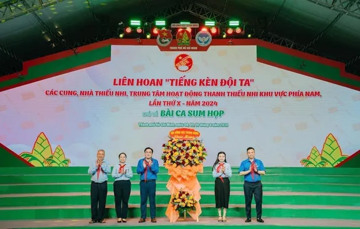 Khai mạc Liên hoan Tiếng kèn Đội ta khu vực phía Nam - Ảnh 1. Khai mạc Liên hoan Tiếng kèn Đội ta khu vực phía Nam - Ảnh 1.