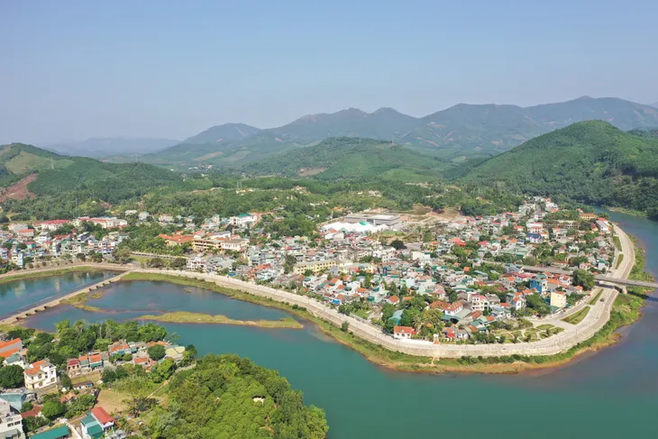 Tiên Yên đổi thay sau 70 năm ngày giải phóng - Ảnh 1. Tiên Yên đổi thay sau 70 năm ngày giải phóng - Ảnh 1.