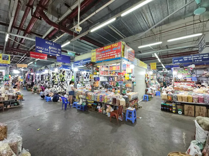 Hắt hiu chợ truyền thống Hà Nội - Ảnh 5. Hắt hiu chợ truyền thống Hà Nội - Ảnh 5.