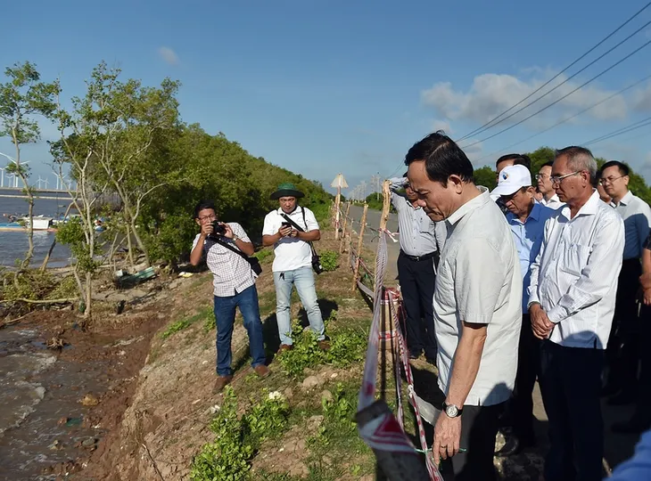 Cần làm tốt công tác dự báo sạt lở, kiên quyết di dời dân cư ra khỏi vùng xung yếu - Ảnh 1. Cần làm tốt công tác dự báo sạt lở, kiên quyết di dời dân cư ra khỏi vùng xung yếu - Ảnh 1.