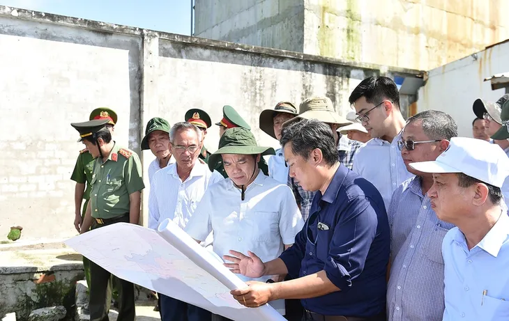 Cần làm tốt công tác dự báo sạt lở, kiên quyết di dời dân cư ra khỏi vùng xung yếu - Ảnh 4. Cần làm tốt công tác dự báo sạt lở, kiên quyết di dời dân cư ra khỏi vùng xung yếu - Ảnh 4.