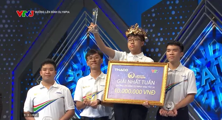 Đường lên đỉnh Olympia: Nam sinh thuộc top 1% điểm SAT cao nhất thế giới giành vòng nguyệt quế - Ảnh 12.