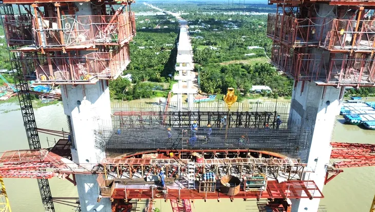 Đẩy nhanh tiến độ, quyết tâm sớm hoàn thành cầu Rạch Miễu 2 - Ảnh 1. Đẩy nhanh tiến độ, quyết tâm sớm hoàn thành cầu Rạch Miễu 2 - Ảnh 1.