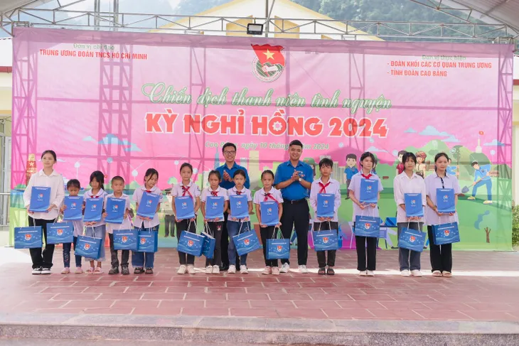 Kỳ nghỉ hồng cấp Trung ương 2024: Hơn 6,5 tỷ đồng triển khai công trình, phần việc thanh niên - Ảnh 8. Kỳ nghỉ hồng cấp Trung ương 2024: Hơn 6,5 tỷ đồng triển khai công trình, phần việc thanh niên - Ảnh 8.