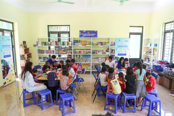 Thư viện tránh lũ – Trao cơ hội tiếp cận tri thức - Ảnh 2. Thư viện tránh lũ – Trao cơ hội tiếp cận tri thức - Ảnh 2.