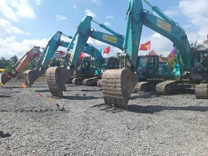Tiền Giang: Động thổ Dự án thành phần 2 cao tốc Cao Lãnh - An Hữu - Ảnh 1. Tiền Giang: Động thổ Dự án thành phần 2 cao tốc Cao Lãnh - An Hữu - Ảnh 1.