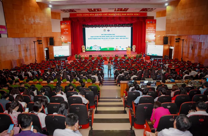 Mít tinh hưởng ứng Ngày Vệ sinh yêu nước, nâng cao sức khỏe nhân dân - Ảnh 1. Mít tinh hưởng ứng Ngày Vệ sinh yêu nước, nâng cao sức khỏe nhân dân - Ảnh 1.