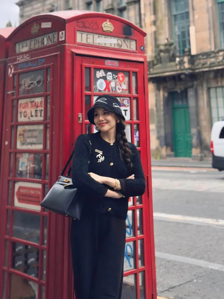 Lệ Quyên cảm ơn tình trẻ, Nhã Phương đổi style thiếu nữ quyến rũ - Ảnh 11. Lệ Quyên cảm ơn tình trẻ, Nhã Phương đổi style thiếu nữ quyến rũ - Ảnh 11.