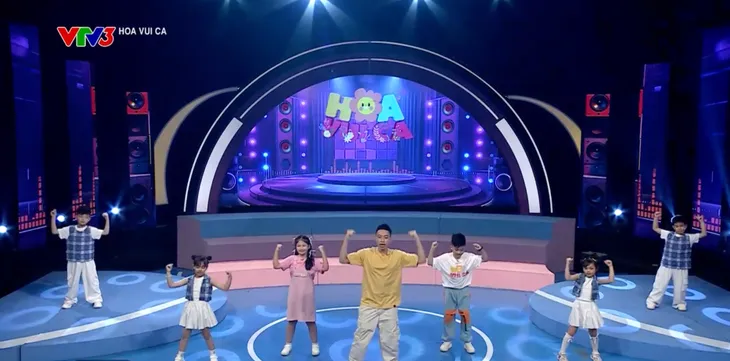 Hoa vui ca: Tập nhảy Bố là tất cả nào! - Ảnh 3. Hoa vui ca: Tập nhảy Bố là tất cả nào! - Ảnh 3.