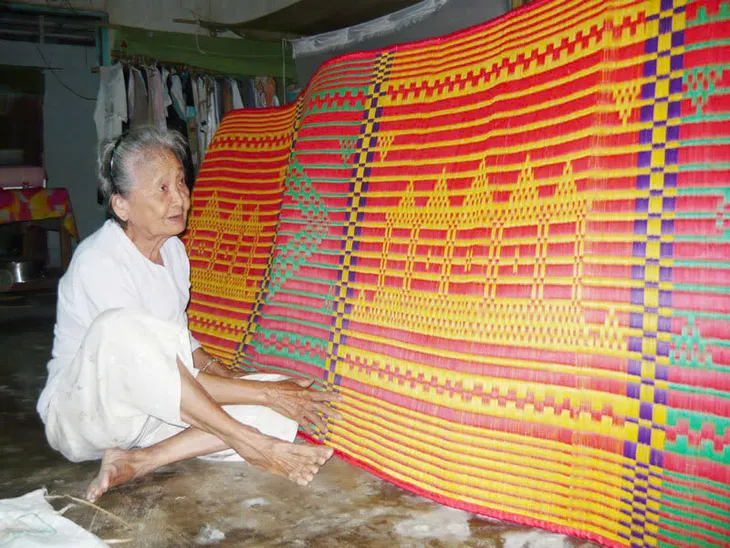 Nghề làm chiếu Cà Hom của người Khmer Trà Vinh là di sản văn hóa phi vật thể quốc gia - Ảnh 1. Nghề làm chiếu Cà Hom của người Khmer Trà Vinh là di sản văn hóa phi vật thể quốc gia - Ảnh 1.