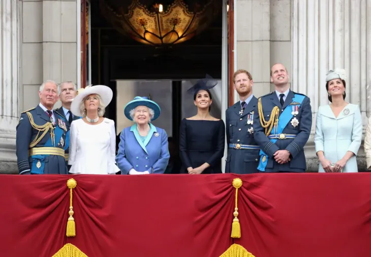 Meghan Markle tin Hoàng tử Harry xứng đáng được nhận nhiều hơn từ Hoàng gia Anh - Ảnh 1. Meghan Markle tin Hoàng tử Harry xứng đáng được nhận nhiều hơn từ Hoàng gia Anh - Ảnh 1.