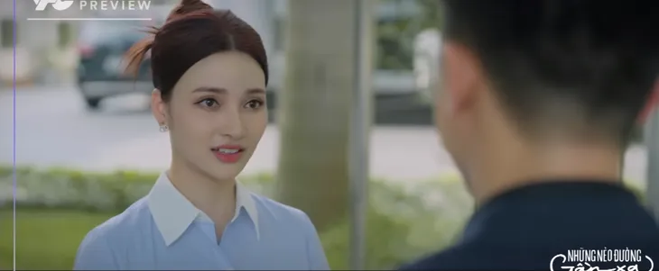 Những nẻo đường gần xa - Tập 55: Hùng lặng thinh nhìn Yên được người yêu chăm sóc - Ảnh 1. Những nẻo đường gần xa - Tập 55: Hùng lặng thinh nhìn Yên được người yêu chăm sóc - Ảnh 1.