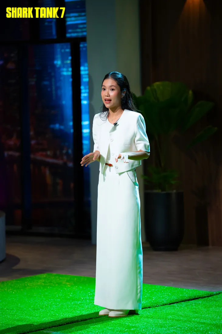 Shark Tank 7: Nữ CEO được 3 cá mập săn đón, Shark Bình tranh giành vì tâm đầu ý hợp - Ảnh 3. Shark Tank 7: Nữ CEO được 3 cá mập săn đón, Shark Bình tranh giành vì tâm đầu ý hợp - Ảnh 3.