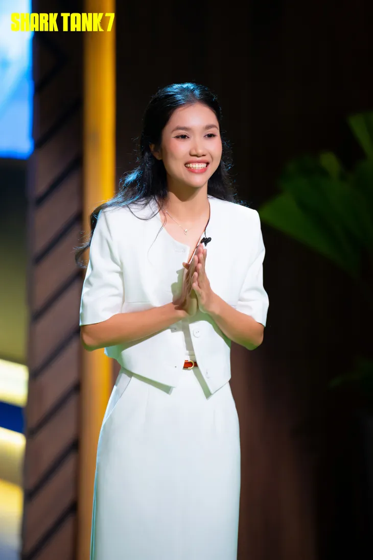 Shark Tank 7: Nữ CEO được 3 cá mập săn đón, Shark Bình tranh giành vì tâm đầu ý hợp - Ảnh 2. Shark Tank 7: Nữ CEO được 3 cá mập săn đón, Shark Bình tranh giành vì tâm đầu ý hợp - Ảnh 2.