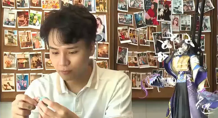 Chàng thanh niên đam mê nghệ thuật thủ công bằng giấy - Ảnh 1. Chàng thanh niên đam mê nghệ thuật thủ công bằng giấy - Ảnh 1.