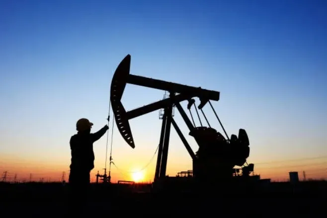 OPEC+ cắt giảm sản lượng đến cuối tháng 11 - Ảnh 1. OPEC+ cắt giảm sản lượng đến cuối tháng 11 - Ảnh 1.