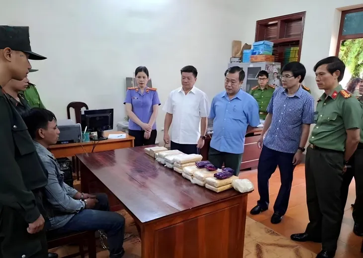 Điện Biên liên tiếp triệt phá 2 vụ án ma túy lớn, thu giữ 9 bánh heroin - Ảnh 1.