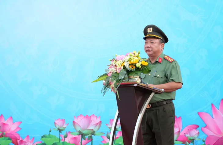 Công an Bình Thuận huy động lực lượng ra quân trấn áp tội phạm - Ảnh 1. Công an Bình Thuận huy động lực lượng ra quân trấn áp tội phạm - Ảnh 1.