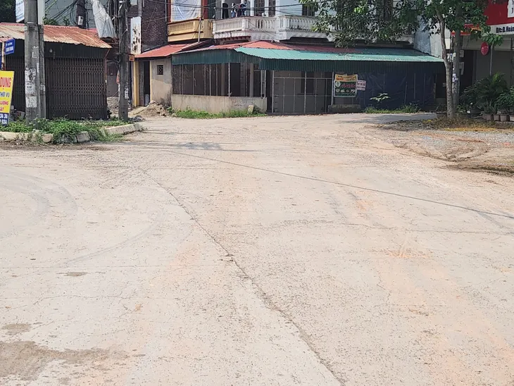 Vĩnh Phúc: Dự án đường 1,2 km sau 15 năm vẫn chưa hoàn thiện - Ảnh 2. Vĩnh Phúc: Dự án đường 1,2 km sau 15 năm vẫn chưa hoàn thiện - Ảnh 2.