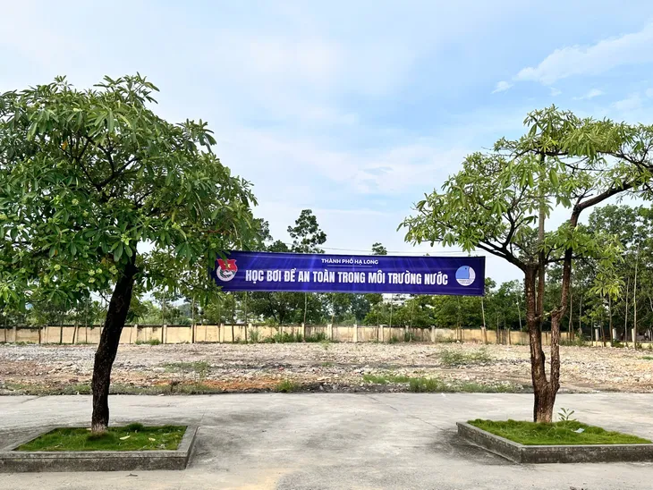 Phát động mô hình bể bơi cho em giúp trẻ em học bơi miễn phí ở Hạ Long - Ảnh 6. Phát động mô hình bể bơi cho em giúp trẻ em học bơi miễn phí ở Hạ Long - Ảnh 6.