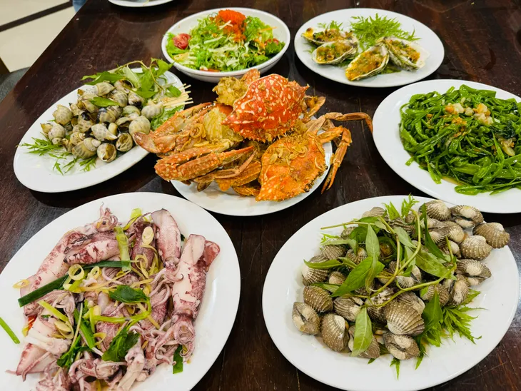 Du lịch Đảo Quan Lạn – Khám phá hòn ngọc thô của vùng đất mỏ - Ảnh 2. Du lịch Đảo Quan Lạn – Khám phá hòn ngọc thô của vùng đất mỏ - Ảnh 2.