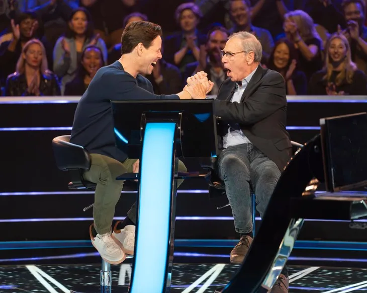 Nam diễn viên giành giải thưởng khủng ở các gameshow nổi tiếng - Ảnh 1. Nam diễn viên giành giải thưởng khủng ở các gameshow nổi tiếng - Ảnh 1.