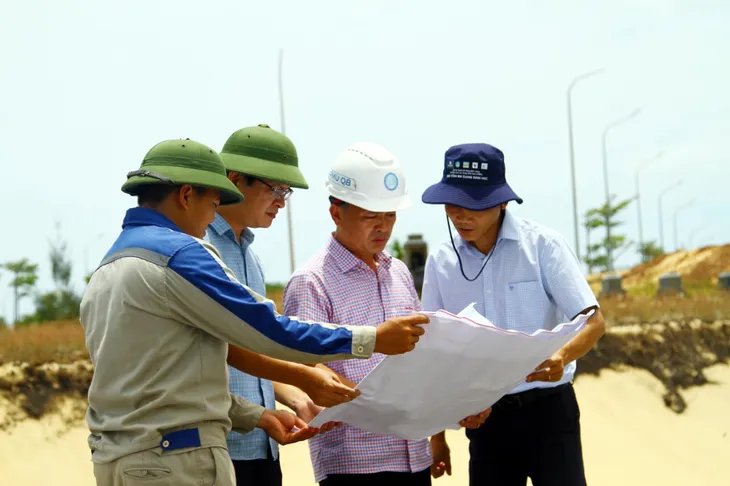 Quảng Bình: Tập trung giải phóng mặt bằng dự án đường ven biển - Ảnh 7. Quảng Bình: Tập trung giải phóng mặt bằng dự án đường ven biển - Ảnh 7.