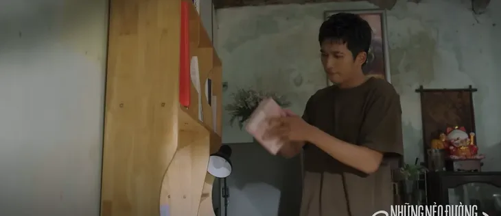 Những nẻo đường gần xa - Tập 59: Bà Châu đẩy thuyền cho con trai và gái làng - Ảnh 6. Những nẻo đường gần xa - Tập 59: Bà Châu đẩy thuyền cho con trai và gái làng - Ảnh 6.