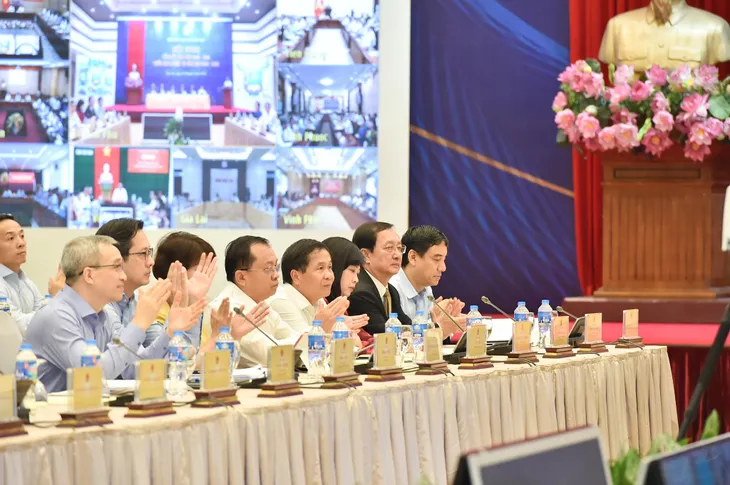 Năm học 2024-2025 đề cao kỷ cương, trách nhiệm, đổi mới không ngừng, nâng cao chất lượng - Ảnh 8. Năm học 2024-2025 đề cao kỷ cương, trách nhiệm, đổi mới không ngừng, nâng cao chất lượng - Ảnh 8.